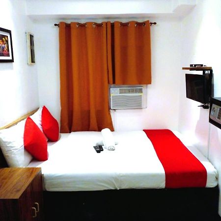 Makati Poblacion Hotel Mandaluyong Buitenkant foto