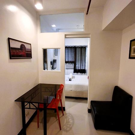 Makati Poblacion Hotel Mandaluyong Buitenkant foto