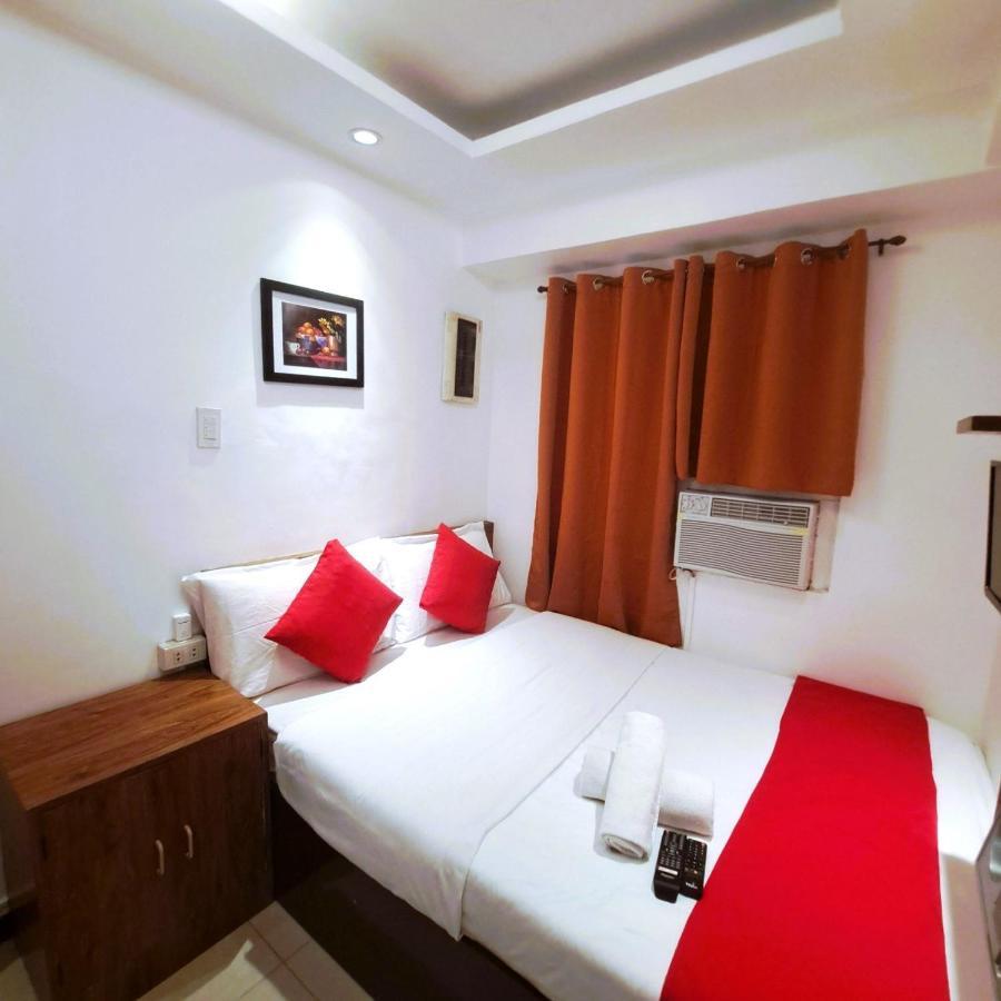 Makati Poblacion Hotel Mandaluyong Buitenkant foto