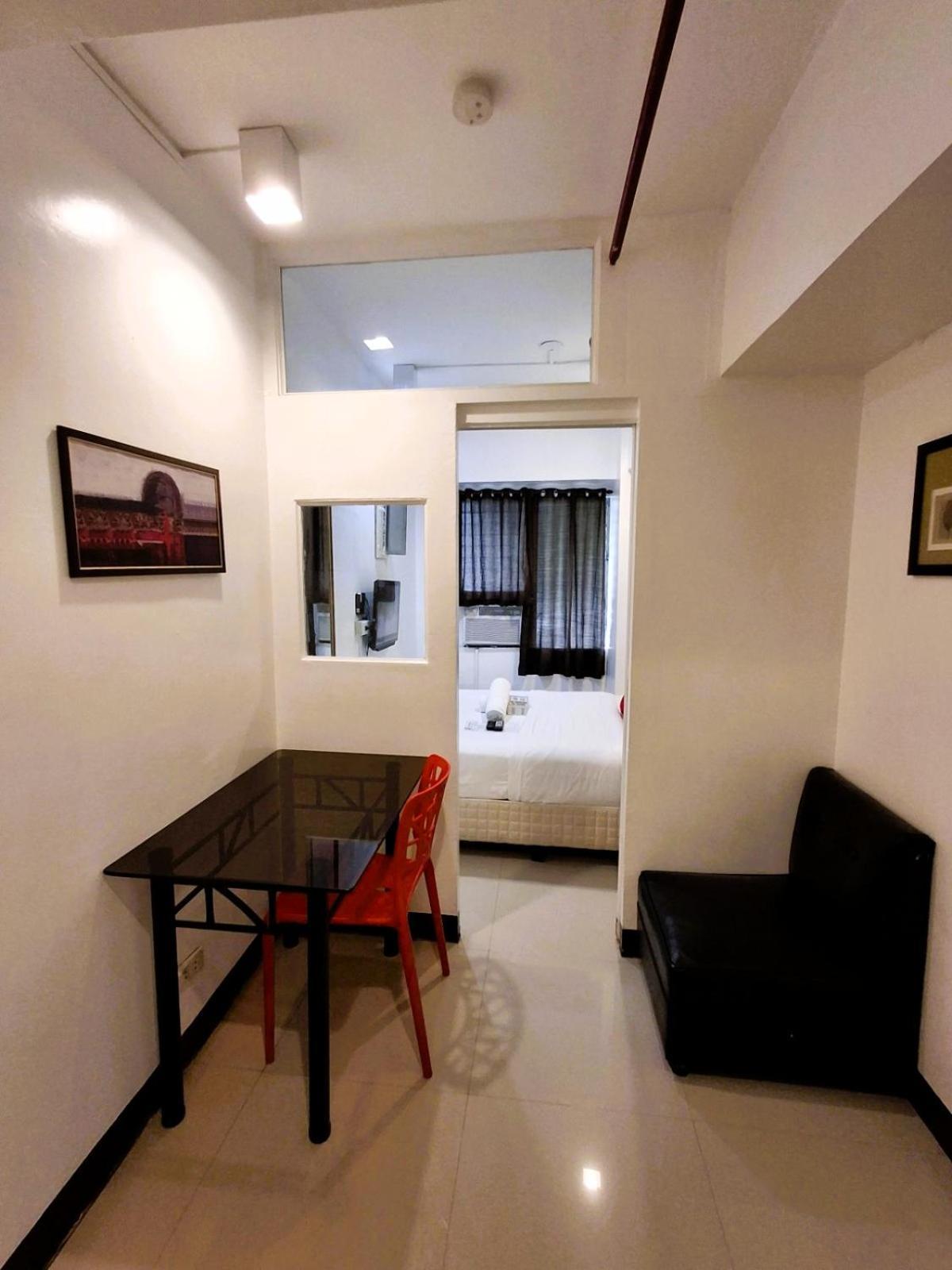Makati Poblacion Hotel Mandaluyong Buitenkant foto